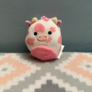 Evangelica Pink Cow Squishmallows Clip